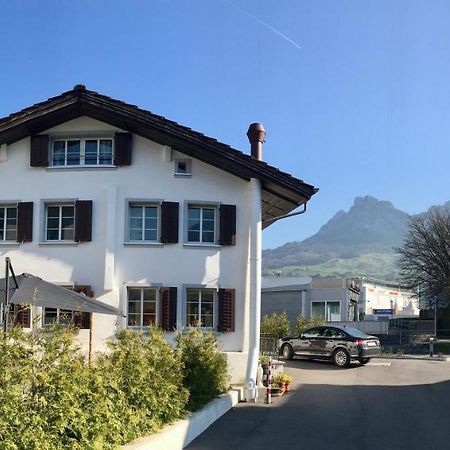 Bed and Breakfast No Such Thing Schwyz Exterior foto